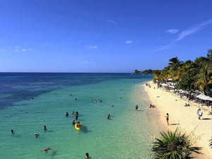 West End vs West Bay: which side of Roatan to stay on